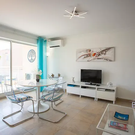 Elegant 2p Avec Piscine, Garage Et Ac Lägenhet